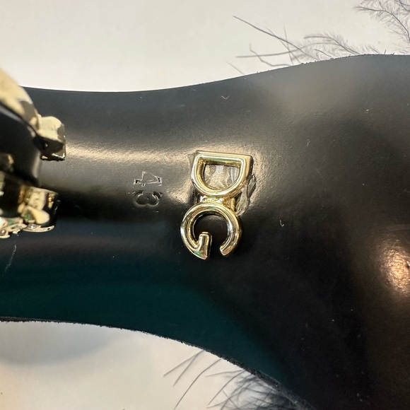 Fashion design 
Barocco-Heel Feather Ankle-Strap Sandals - Picture 8 of 13